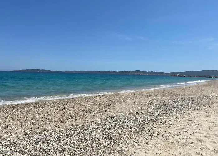 Lovely In Maxime סן-מקסים